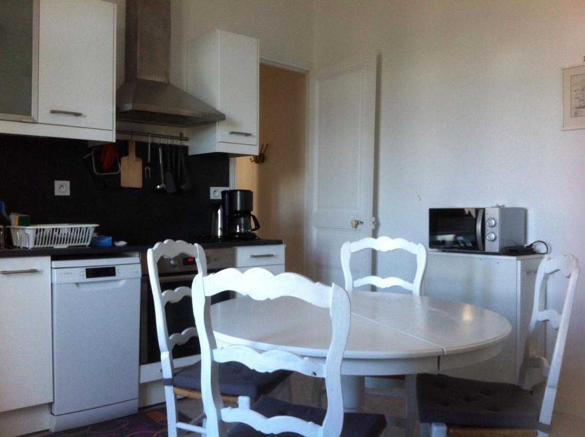 Au Coeur De Bourg... Apartment Saint-Lunaire Exterior photo